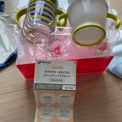 コンビ 離乳食 エプロン リッチェル マグ の画像
