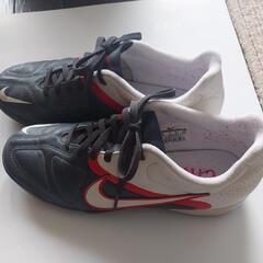 NIKEフットサルシューズ