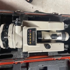 〈おそらくジャンク品〉測量機の画像