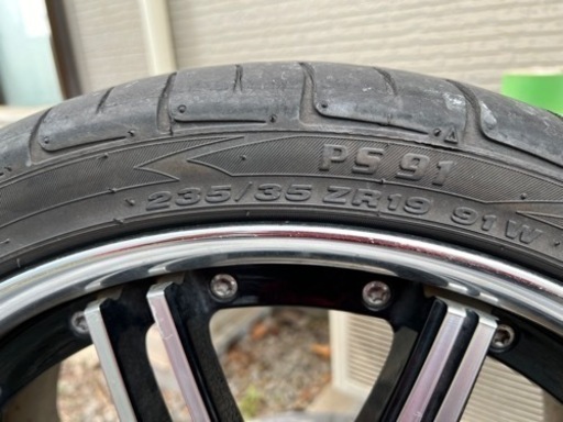 車のパーツ タイヤ、ホイール