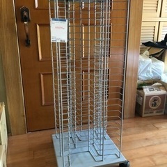 アルミ　ブックトローリー　単行本収納？の画像