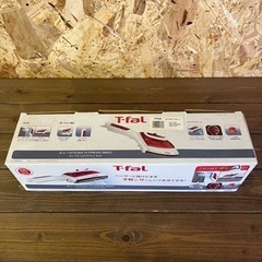 バンガーにかけたままシワ取りスチームアイロンの画像