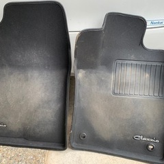 トヨタプリウスα  専用マットの画像