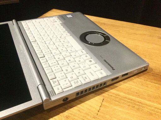 店頭にて売約済み。ご覧頂きありがとうございました。最速SSD NVMe搭載【一宮でWindows11搭載機！Let's note 2018年発売モデル 約0.9㎏ 最強モバイルPC WUXGA液晶 Panasonic 省電力モデル　新品PCIe NVMe SSD256GB搭載　Intel 第8世代core i5-8350U】一宮市のパソコン屋 Mr.Carnival（ミスカニ）です！パソコン修理・中古パソコン販売店【クレカ&PayPay使えます！】受け渡しは店舗にて(^^)/【パナソニック　レッツノート】