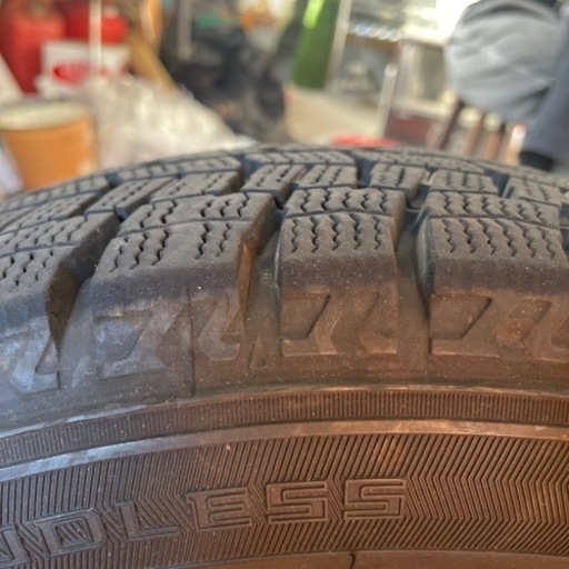 車のパーツ タイヤ、ホイール