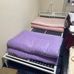 ベットフレーム（敷き布団×2枚付き）の画像