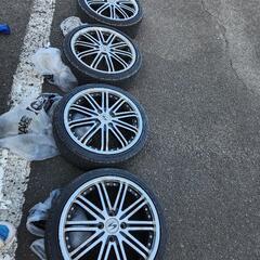 車のパーツ タイヤ、ホイール