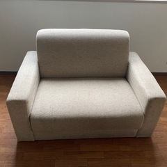小さめ二人掛けソファの画像