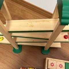 積み木　木の車おもちゃの画像