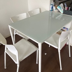 至急！ダイニングテーブルセット無料でお譲りいたします。