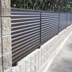 目隠しフェンス　アルミフェンス　お洒落　外構工事　激安　高さ600　3スパン（6メーター）から　施工費税込み　YKK AP同等品の画像