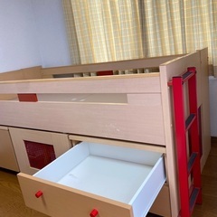 ベッドの画像