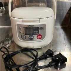 シンプルな炊飯器（3合）