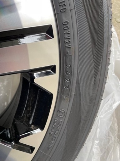 車のパーツ タイヤ、ホイール