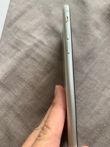 使用1年美品iPhoneSE2 ¥20000