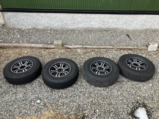 キーラー　ウェッズアドベンチャー　195/80r15 スタッドレス付きアルミホイール