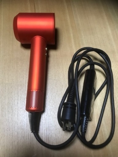 新品　Dyson ドライヤー　　　　