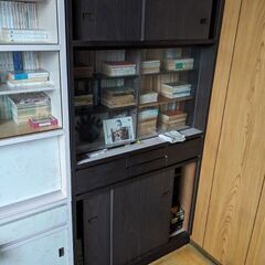 食器棚　昭和レトロ😊😊😊　今ではなかなか無い感じの整理棚になります😚😚😚の画像