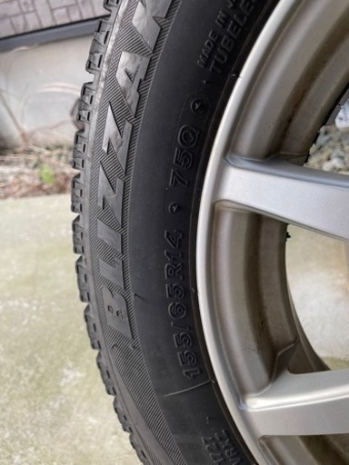 スタッドレスタイヤ　ブリザックVRX 155\65r14 　