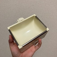 ペット　うさぎ　固定　えさ箱①の画像