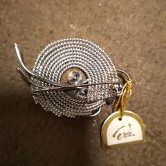 新品✨素敵なブローチの画像