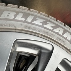 車のパーツ タイヤ、ホイールの画像