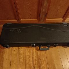 当サイト最安フェンダーベースハードケース　タバコ臭無し　大きな傷なし