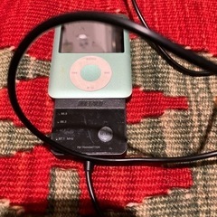 バッファロー車のソケットに接続iPodの画像