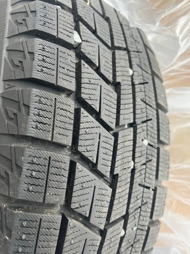 車のパーツ タイヤ、ホイール