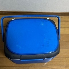 アウトドア用品・コールマンクーラーボックスの画像