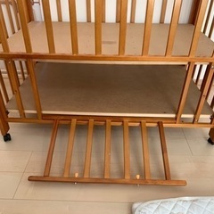 キャスター付ベビーベッド　下段収納付　標準サイズ布団(120cm×70cm)用の画像