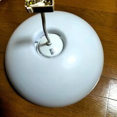天井照明（洋風ペンダントライト）蛍光灯器具の画像