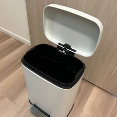 ニトリ ゴミ箱　✕ 2個の画像