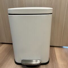 ニトリ ゴミ箱　✕ 2個