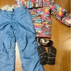 【お譲り先決定】スノボウェア　ゴーグル手袋付き