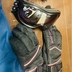 【お譲り先決定】スノボウェア　ゴーグル手袋付きの画像