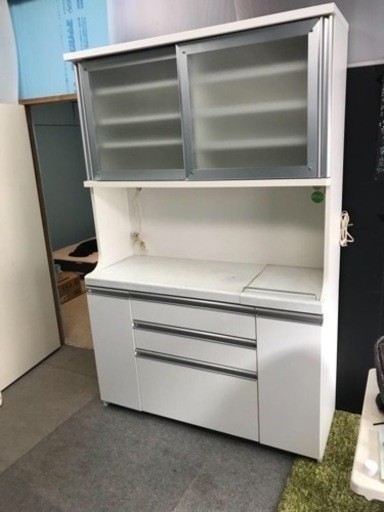 食器棚　キッチンボード　ホワイト　幅130 ルームズ　頑丈　高級　コンセント4口