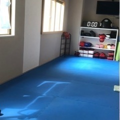 スポーツで楽しくストレス発散　シェイプアップしましょう！