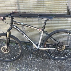 自転車 クロスバイクの画像