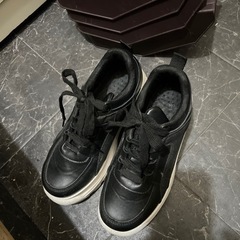 厚底黒シューズの画像