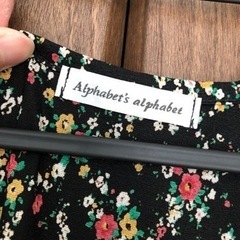 Alphabet's alphabet 花柄ワンピースの画像