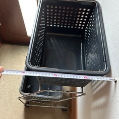 ランドリーバスケット　2段式の画像