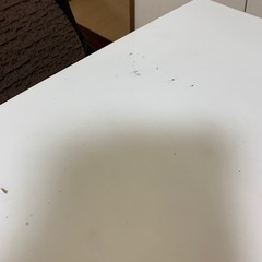 中古ダイニングテーブルと椅子4脚の画像