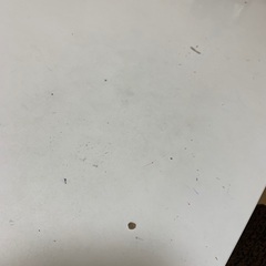 中古ダイニングテーブルと椅子4脚の画像