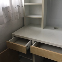 IKEA  学習机の画像