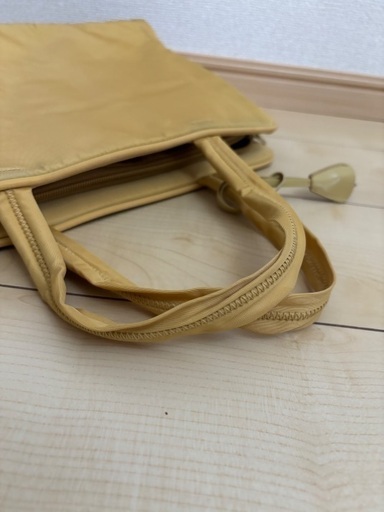 PRADA トートバッグ 中古