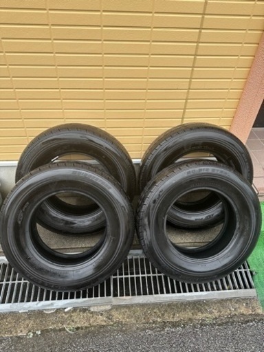 車のパーツ タイヤ、ホイール