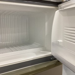 SANYO サンヨー 三洋電気 112L 2ドア冷凍冷蔵庫 SR-111J 2005年製 Panasonicグループ ノンフロン直冷式 動作品の画像
