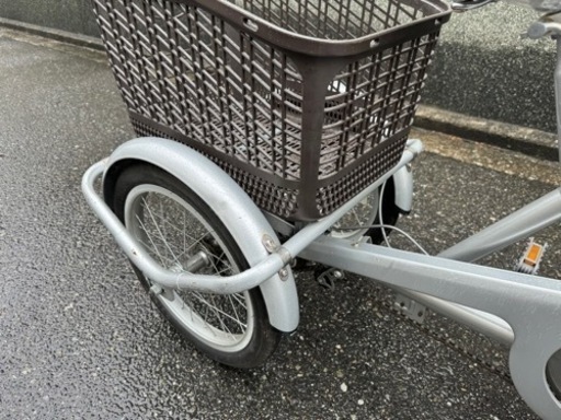 13）全車両格安販売‼️大人用３輪車　スイング変更可能