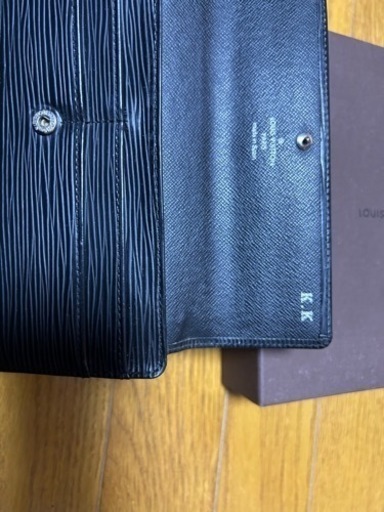 ルイヴィトン　　エピノワール　ポルトフォイユ　サラ　長財布　　
